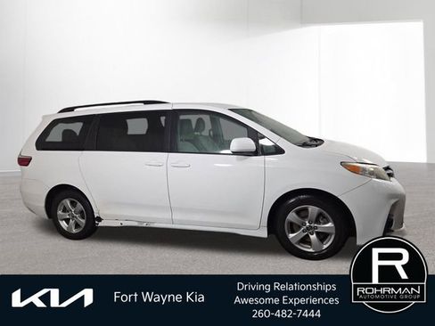 Used 2018 Toyota Sienna LE FWD image 5
