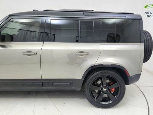 Used 2025 Land Rover Defender 110 X image 4