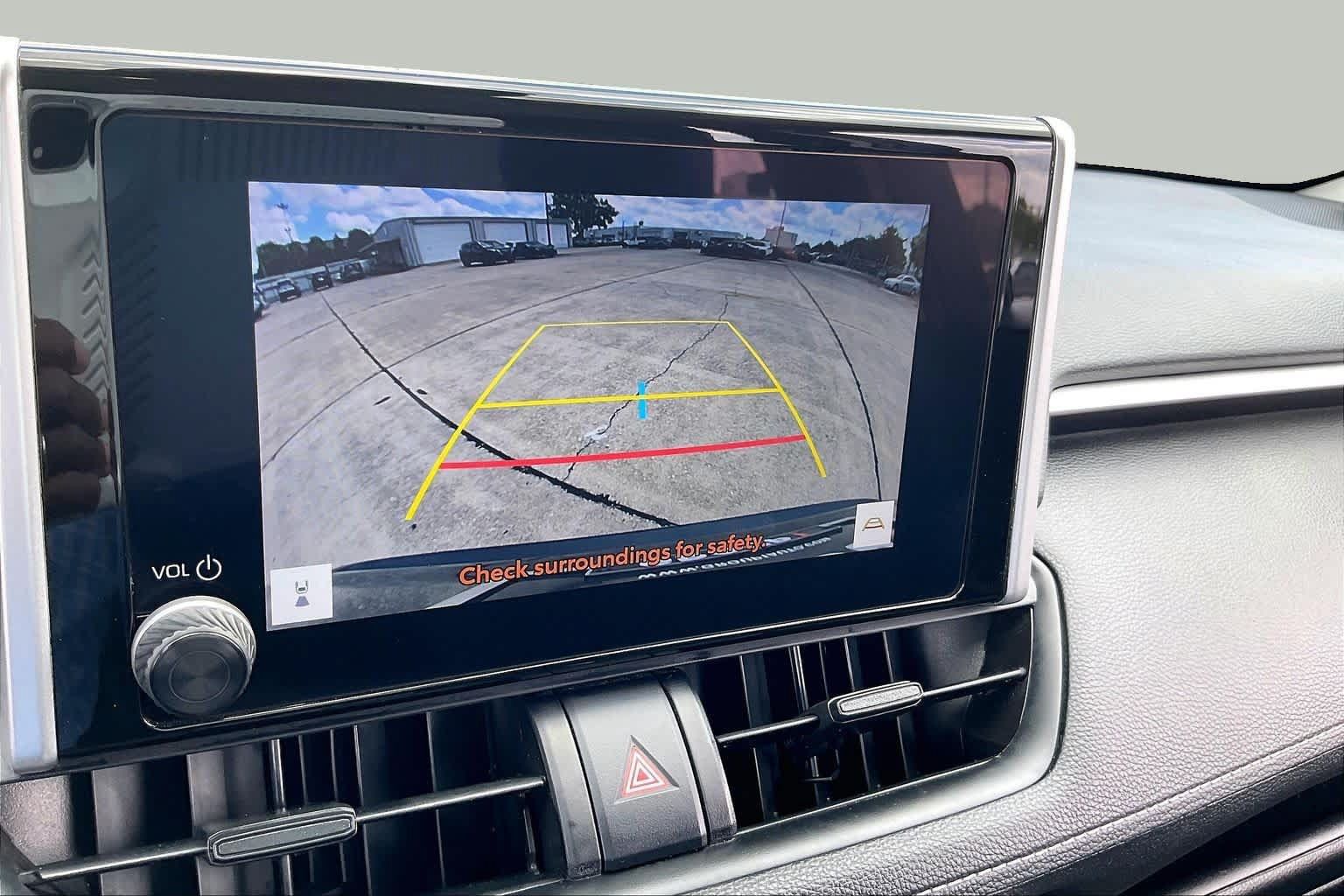 Used 2025 Toyota RAV4 XLE FWD image 22