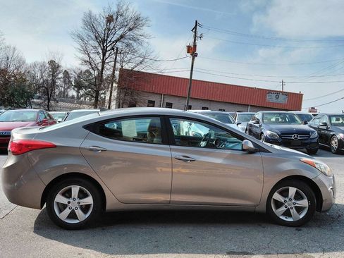 Used 2013 Hyundai Elantra GLS w/ Preferred Pkg image 5