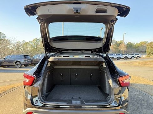 Used 2025 Chevrolet Trax LT image 29