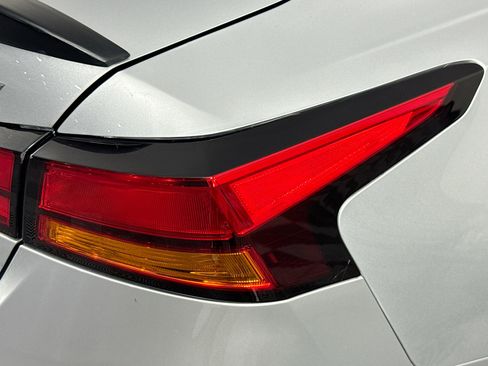 Used 2024 Nissan Altima 2.5 SV image 33