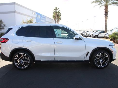 Used 2022 BMW X5 xDrive40i w/ Premium Package image 10