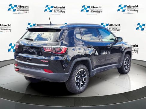 New 2026 Jeep Compass Trailhawk w/ Sun, Sound & Navigation Group AWD/4WD image 5