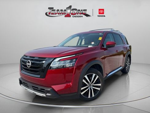 Used 2024 Nissan Pathfinder Platinum FWD image 4