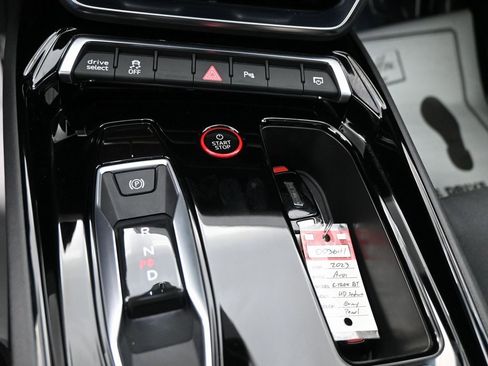 Used 2023 Audi e-tron GT Premium Plus image 18