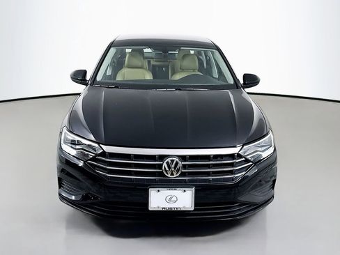 Used 2019 Volkswagen Jetta SE w/ Cold Weather Package image 2