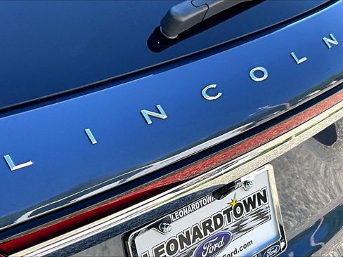 Used 2022 Lincoln Corsair AWD w/ Premium Package image 30
