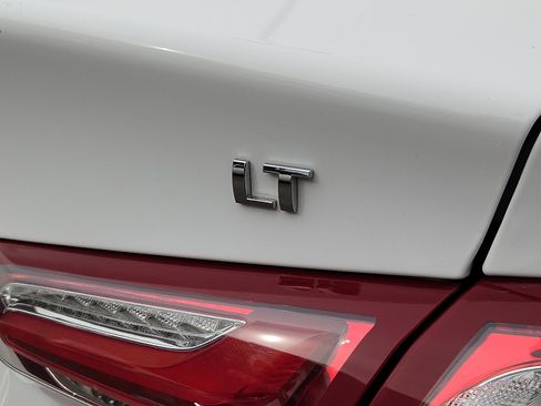 Used 2024 Chevrolet Malibu LT image 10