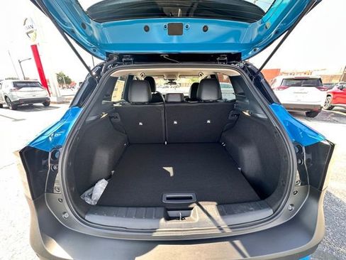 New 2025 Nissan Kicks SR image 11