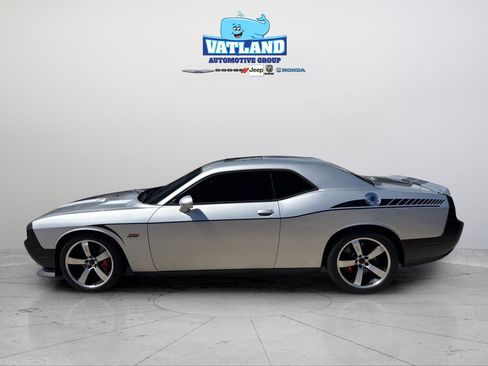 Used 2012 Dodge Challenger SRT8 w/ Premium Sound Group image 32