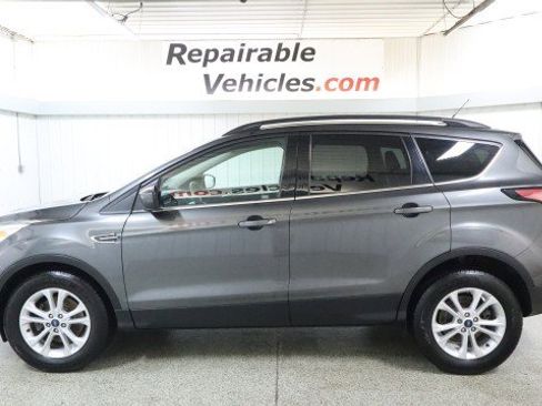 Used 2018 Ford Escape SE AWD/4WD image 1