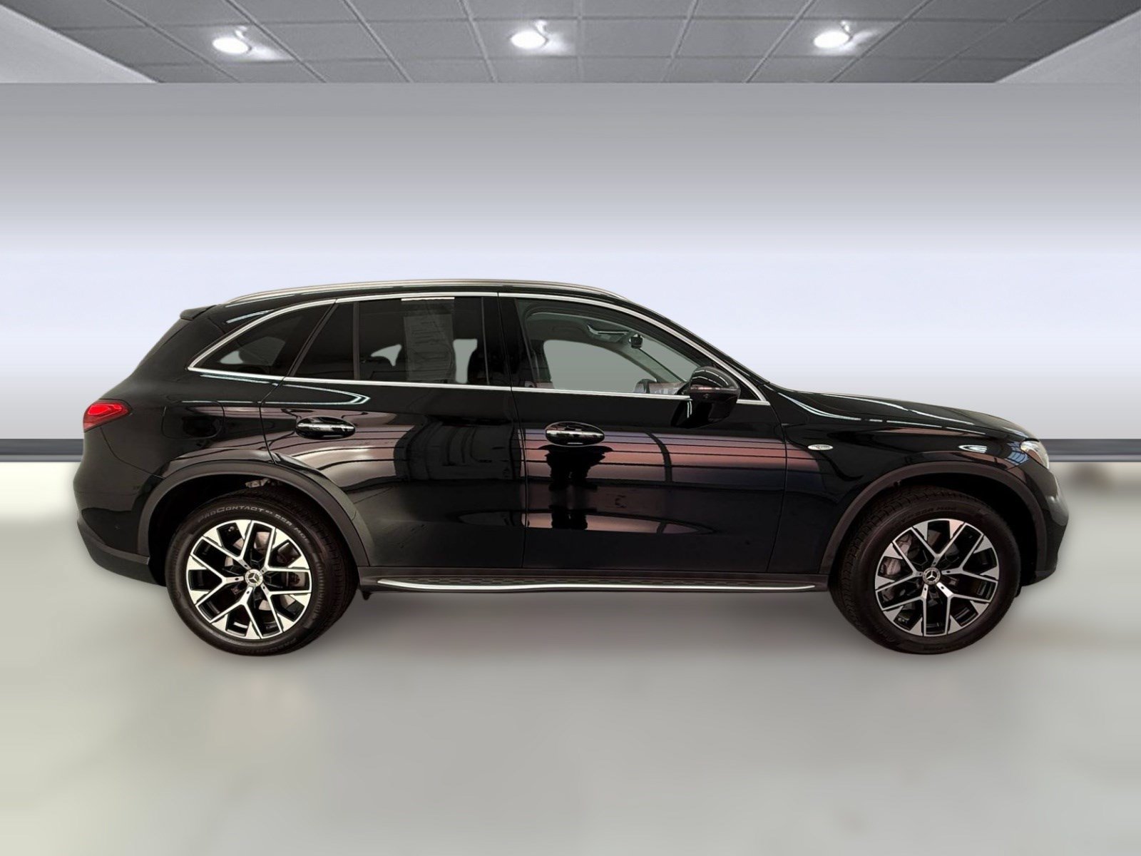 Used 2025 Mercedes-Benz GLC 350e 4MATIC image 7