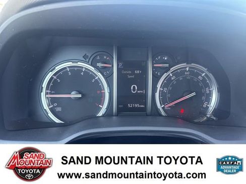 Used 2022 Toyota 4Runner TRD Off-Road Premium AWD/4WD image 17