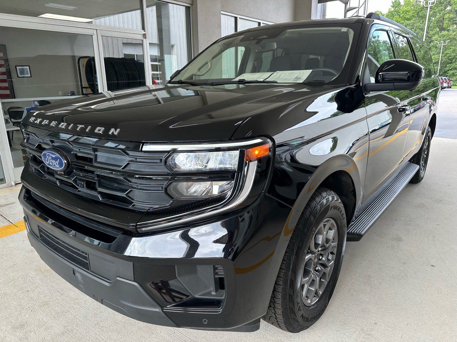 Certified 2025 Ford Expedition Max Active RWD image 3