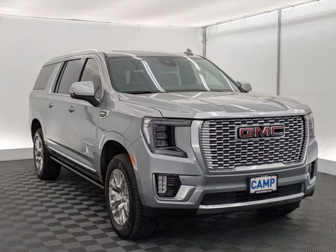 Used 2024 GMC Yukon XL Denali AWD/4WD image 8