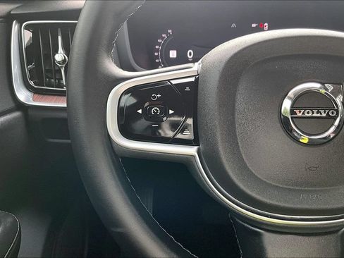 Certified 2025 Volvo V60 B5 Cross Country Plus AWD/4WD image 28