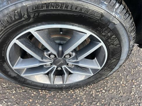 Used 2019 Jeep Grand Cherokee Limited image 19