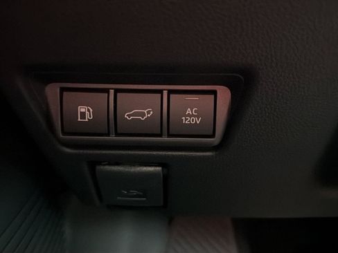New 2026 Toyota Prius Plug-In Hybrid FWD image 17