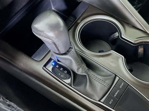 Used 2023 Toyota Camry SE FWD image 31