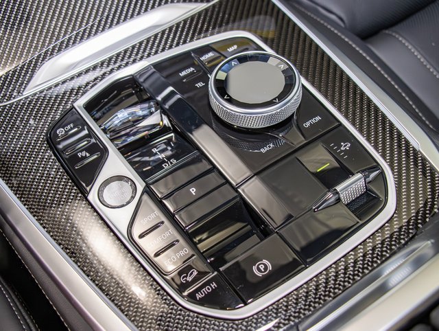 Used 2026 BMW X7 M60i AWD/4WD image 19