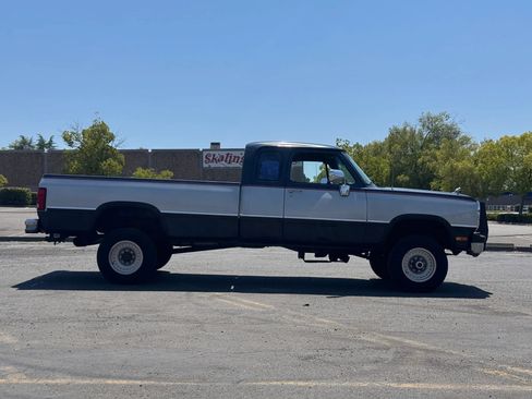 Used 1992 Dodge D/W Truck 250 AWD/4WD image 2