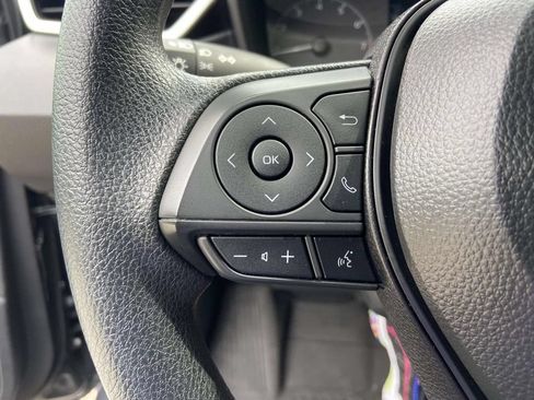 Used 2025 Toyota Corolla LE FWD image 31