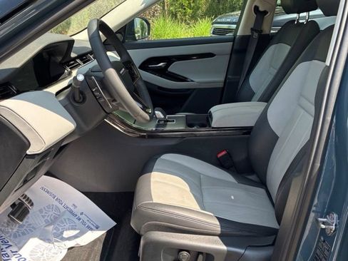 Used 2025 Land Rover Range Rover Evoque Dynamic SE AWD/4WD image 12