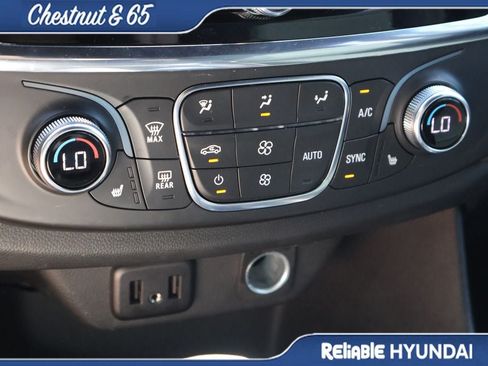 Used 2023 Chevrolet Traverse LT FWD image 38