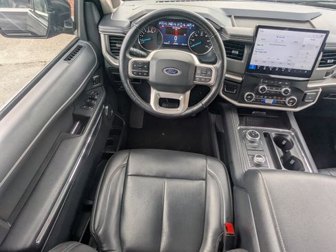Certified 2024 Ford Expedition XLT image 19
