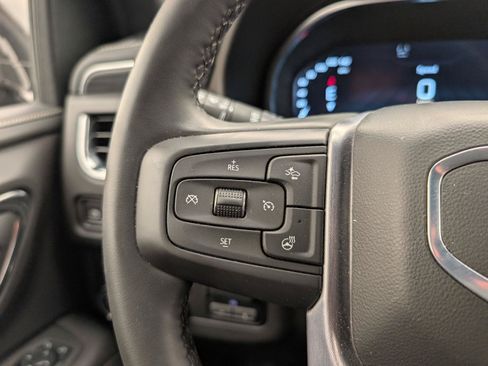 Used 2024 GMC Yukon SLT w/ SLT Luxury Package AWD/4WD image 15