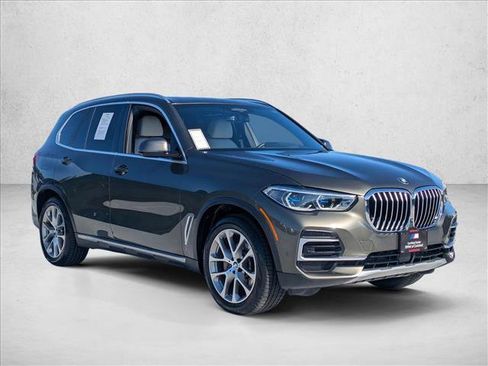 Certified 2022 BMW X5 sDrive40i w/ Executive Package image 3