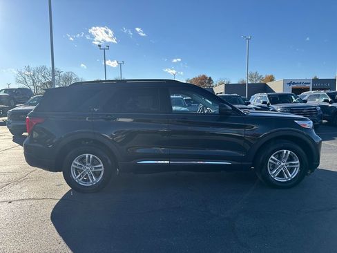 Used 2023 Ford Explorer XLT w/ Equipment Group 202A image 6