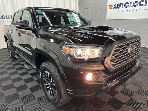 Used 2023 Toyota Tacoma TRD Sport w/ Technology Package image 2
