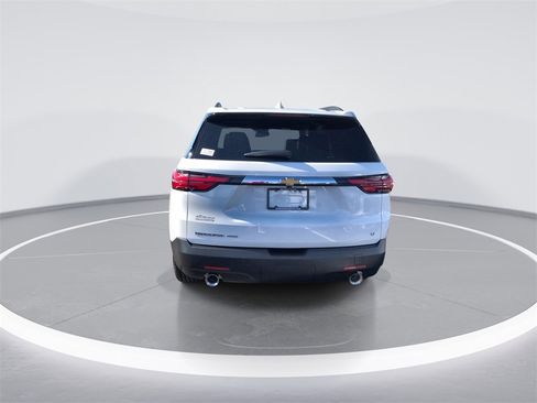 Used 2023 Chevrolet Traverse LT image 7