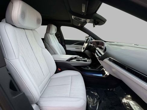 Used 2024 Cadillac Lyriq Sport image 14