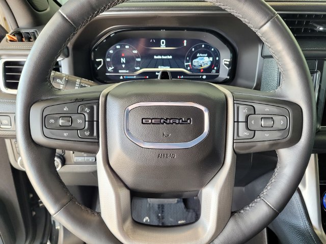 Used 2024 GMC Yukon Denali w/ Advanced Technology Package AWD/4WD image 23