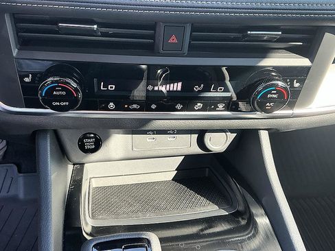 Certified 2025 Nissan Rogue SV w/ SV Premium Package FWD image 18
