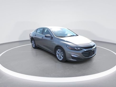 Used 2024 Chevrolet Malibu LT image 2