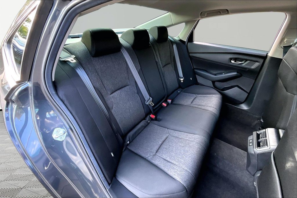 Used 2025 Honda Accord SE image 19