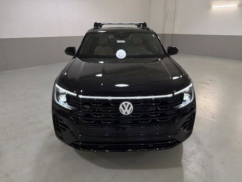 New 2026 Volkswagen Atlas Cross Sport SEL R-Line image 3