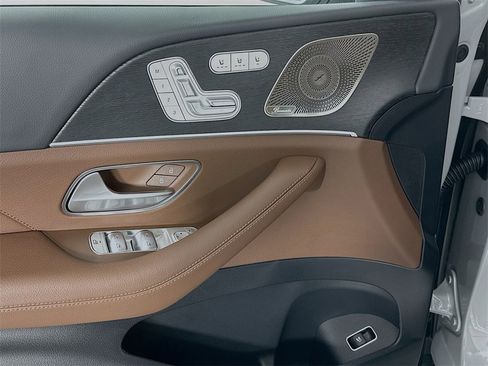 New 2026 Mercedes-Benz GLS 450 4MATIC image 18