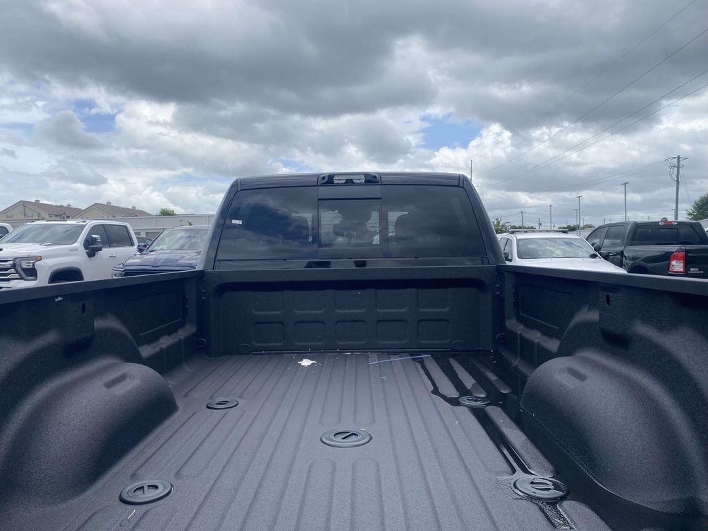 New 2026 RAM 3500 Big Horn AWD/4WD image 8