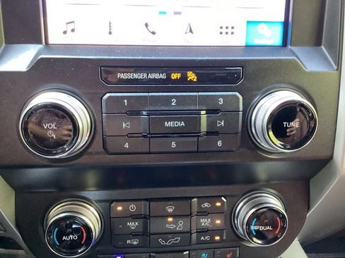 Used 2019 Ford F150 King Ranch w/ Equipment Group 601A Luxury AWD/4WD image 58