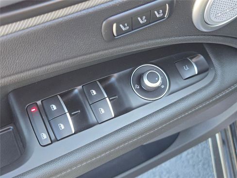 Used 2024 Alfa Romeo Stelvio Veloce image 23