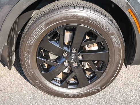 Used 2022 Kia Sorento S w/ Panoramic Sunroof Package image 13