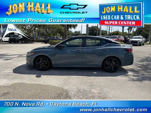 Used 2025 Nissan Sentra SR w/ SR Premium Package FWD image 3