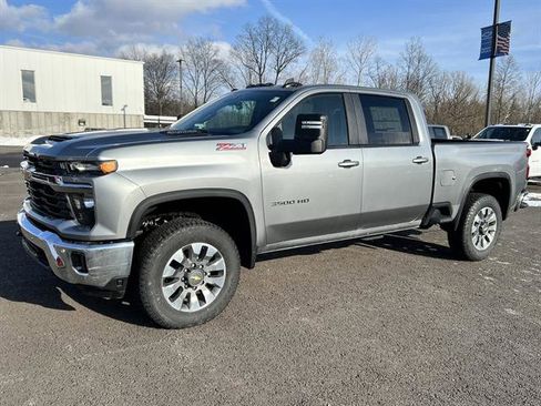 New 2026 Chevrolet Silverado 3500 LT image 1