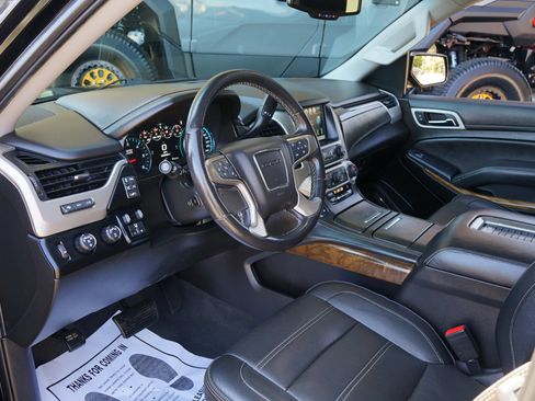 Used 2019 GMC Yukon XL Denali w/ Denali Ultimate Package AWD/4WD image 18