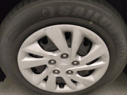 Used 2018 Hyundai Elantra SE FWD image 31